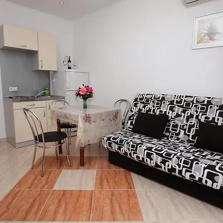 Apartments Villa Dalmazia Trogir Room photo